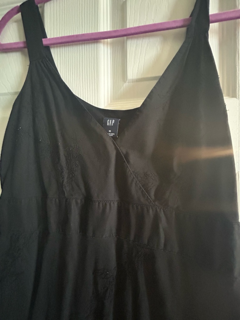 GAP Black Sleeveless V-Neck Dress with Subtle Embroidery